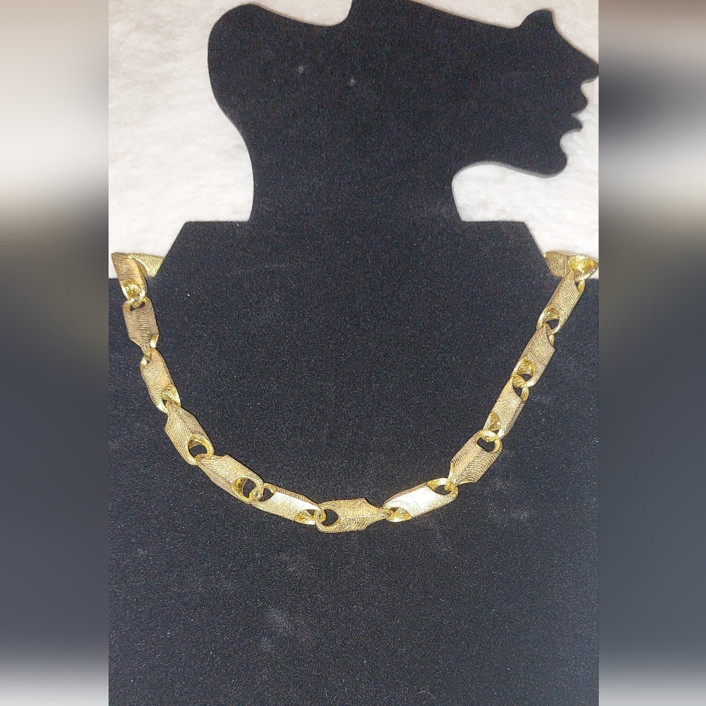 Vintages Heavy Goldtone Chain Necklace Choker
